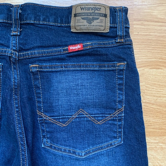 Women’s Wrangler jeans size 29x30. - Picture 4 of 10